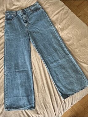 Levi's Ribcage Wide Leg Jeans - Medium Blue Wash Size 32W/ 30L NWOT Never Worn